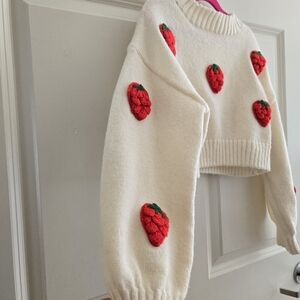 🍓Adorabable Cropped Sweater with Red Strawberry 🍓